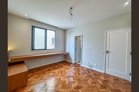 Apartamento à venda com 136m², 3 quartos e sem vaga