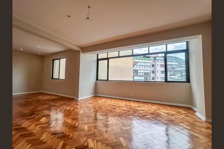 Apartamento à venda com 136m², 3 quartos e sem vaga