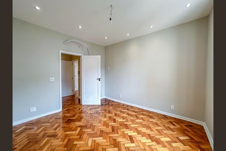 Apartamento à venda com 136m², 3 quartos e sem vaga