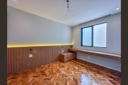 Apartamento à venda com 136m², 3 quartos e sem vaga
