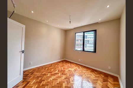 Apartamento à venda com 136m², 3 quartos e sem vaga