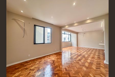 Apartamento à venda com 136m², 3 quartos e sem vaga