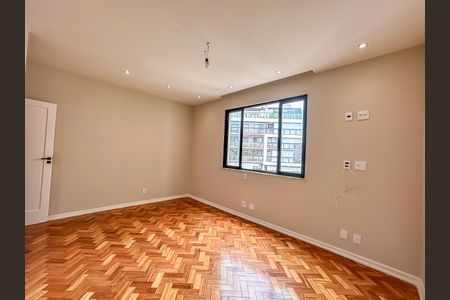 Apartamento à venda com 136m², 3 quartos e sem vaga