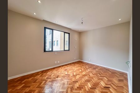 Apartamento à venda com 136m², 3 quartos e sem vaga