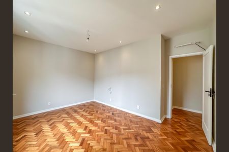 Apartamento à venda com 136m², 3 quartos e sem vaga