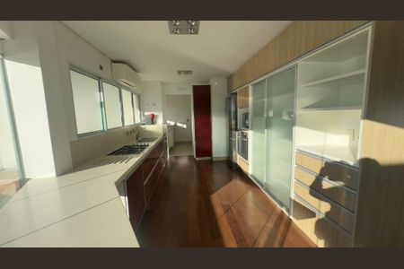 Apartamento à venda com 352m², 4 quartos e 5 vagas