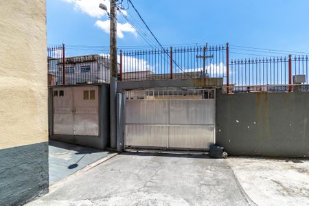 Apartamento para alugar com 49m², 2 quartos e 1 vaga Apartamento para alugar com 49m², 2 quartos e 1 vagaÁrea comum - Portão da garagem
