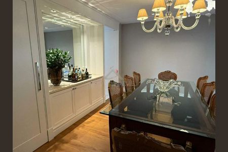 Apartamento à venda com 3 quartos, 250m² em Indianópolis, São Paulo