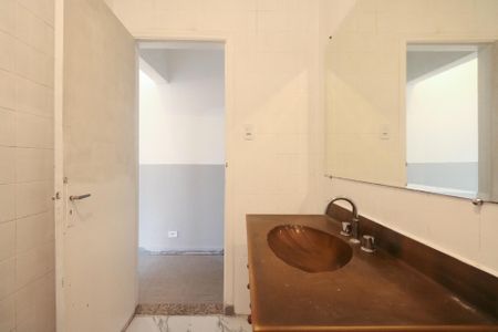 Casa à venda com 187m², 4 quartos e 2 vagasBanheiro