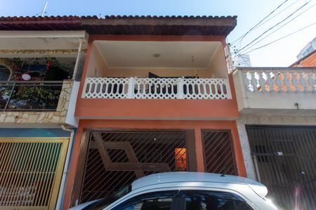 Casa à venda com 250m², 4 quartos e 2 vagas Casa à venda com 250m², 4 quartos e 2 vagasFachada da Casa