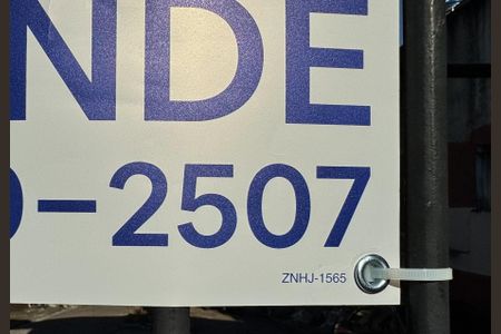 Casa à venda com 250m², 4 quartos e 2 vagas Casa à venda com 250m², 4 quartos e 2 vagasZNHJ-1565