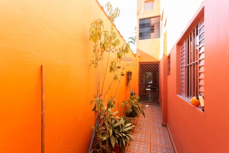 Casa à venda com 250m², 4 quartos e 2 vagas Casa à venda com 250m², 4 quartos e 2 vagasCorredor Externo