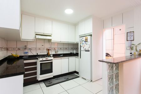 Casa à venda com 250m², 4 quartos e 2 vagas Casa à venda com 250m², 4 quartos e 2 vagasCozinha
