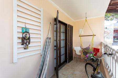 Casa à venda com 250m², 4 quartos e 2 vagas Casa à venda com 250m², 4 quartos e 2 vagasVaranda da Suíte