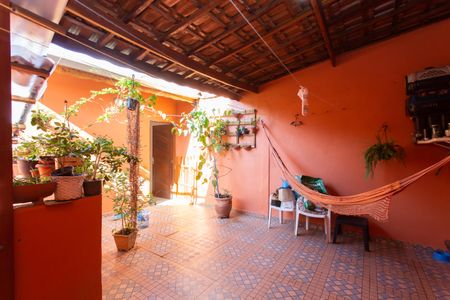 Casa à venda com 250m², 4 quartos e 2 vagas Casa à venda com 250m², 4 quartos e 2 vagasÁrea comum - Churrasqueira