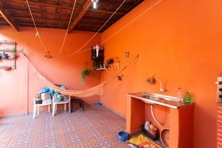 Casa à venda com 250m², 4 quartos e 2 vagas Casa à venda com 250m², 4 quartos e 2 vagasÁrea comum - Churrasqueira