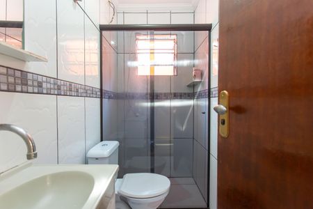 Casa à venda com 250m², 4 quartos e 2 vagas Casa à venda com 250m², 4 quartos e 2 vagasBanheiro 2