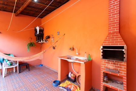 Casa à venda com 250m², 4 quartos e 2 vagas Casa à venda com 250m², 4 quartos e 2 vagasÁrea comum - Churrasqueira