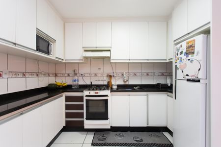 Casa à venda com 250m², 4 quartos e 2 vagas Casa à venda com 250m², 4 quartos e 2 vagasCozinha