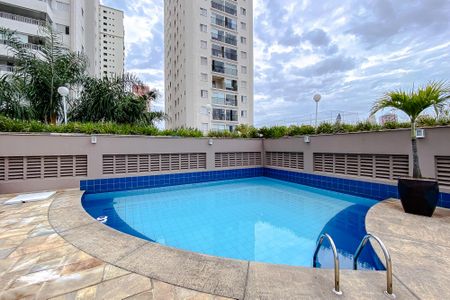 Apartamento para alugar com 60m², 2 quartos e 2 vagasÁrea comum - Piscina