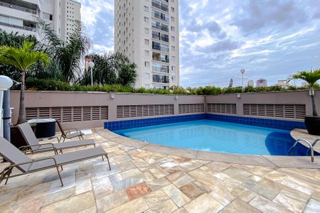 Apartamento para alugar com 60m², 2 quartos e 2 vagasÁrea comum - Piscina