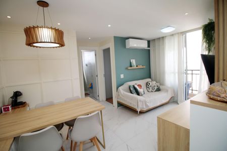 Sala de apartamento para alugar com 2 quartos, 50m² em Irajá, Rio de Janeiro
