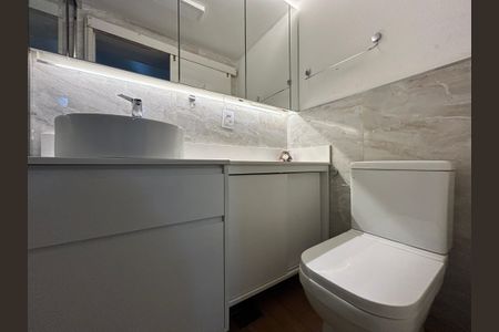 Banheiro de apartamento para alugar com 1 quarto, 60m² em Centro, São Leopoldo