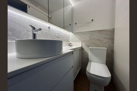 Banheiro de apartamento para alugar com 1 quarto, 60m² em Centro, São Leopoldo