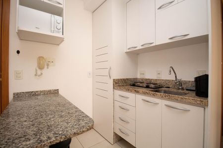 Cozinha e Área de Serviço de kitnet/studio para alugar com 1 quarto, 28m² em Uqper, Brasília