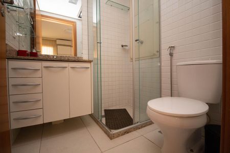 Banheiro da Suíte de kitnet/studio para alugar com 1 quarto, 28m² em Uqper, Brasília