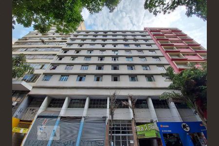 Studio para alugar com 30m², 1 quarto e sem vaga Studio para alugar com 30m², 1 quarto e sem vagaFachada