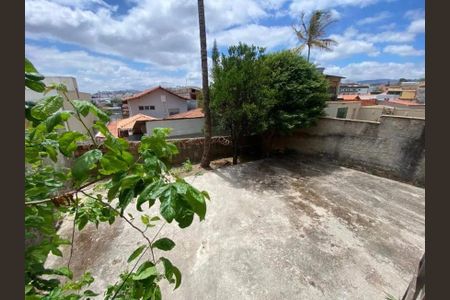 Casa à venda com 152m², 4 quartos e 4 vagasÁrea externa