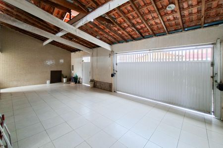 Casa para alugar com 580m², 4 quartos e 5 vagas Casa para alugar com 580m², 4 quartos e 5 vagasGaragem