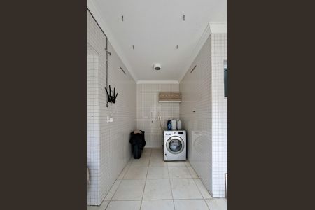 Casa para alugar com 580m², 4 quartos e 5 vagas Casa para alugar com 580m², 4 quartos e 5 vagasÁrea de Serviço