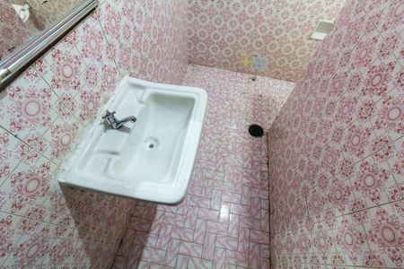 Casa à venda com 185m², 4 quartos e 1 vagaBanheiro 2