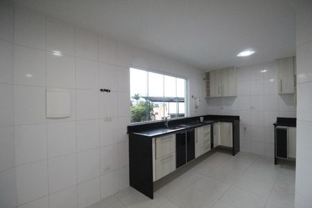 Casa de condomínio à venda com 350m², 4 quartos e 2 vagasCozinha