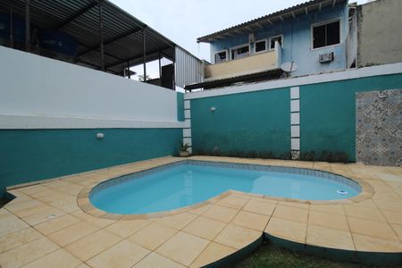 Casa de condomínio à venda com 350m², 4 quartos e 2 vagasPiscina