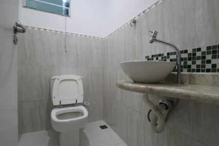 Casa de condomínio à venda com 350m², 4 quartos e 2 vagasLavabo