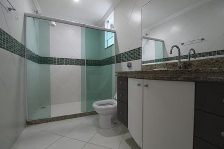 Casa de condomínio à venda com 350m², 4 quartos e 2 vagasBanheiro da suíte