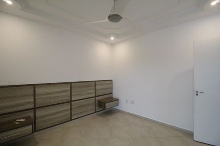 Casa de condomínio à venda com 350m², 4 quartos e 2 vagasSuíte