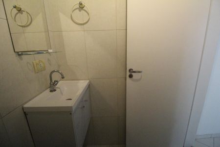 Casa de condomínio à venda com 350m², 4 quartos e 2 vagasÁrea de serviço - Banheiro