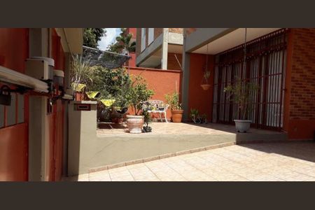 Casa à venda com 237m², 3 quartos e 5 vagas