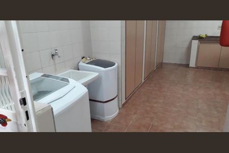 Casa à venda com 237m², 3 quartos e 5 vagas