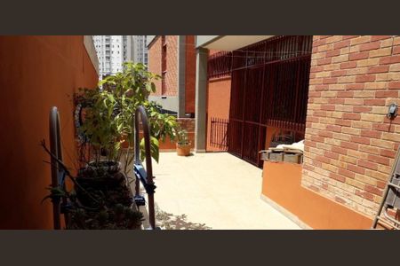 Casa à venda com 237m², 3 quartos e 5 vagas