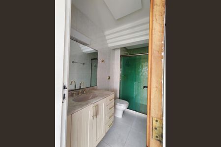 Apartamento para alugar com 350m², 3 quartos e 3 vagasBanheiro da Suíte 2