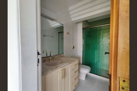 Apartamento para alugar com 350m², 3 quartos e 3 vagasBanheiro da Suíte 2