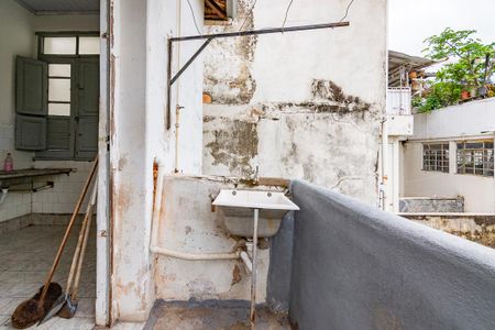 Casa à venda com 132m², 5 quartos e sem vagaÁrea de Serviço