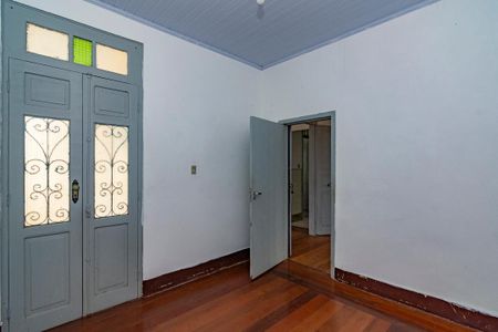 Quarto 1 de casa à venda com 5 quartos, 132m² em Bonfim, Belo Horizonte