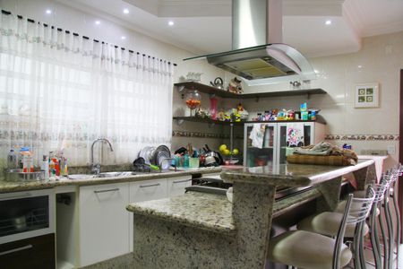 Casa à venda com 130m², 3 quartos e 2 vagasCozinha 