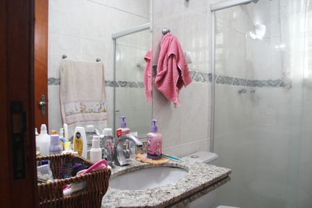 Casa à venda com 130m², 3 quartos e 2 vagasBanheiro Social